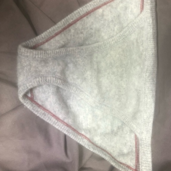 Size medium (Gap)-red bralette & pantie set in heathers grey cashmere. - Picture 2 of 5